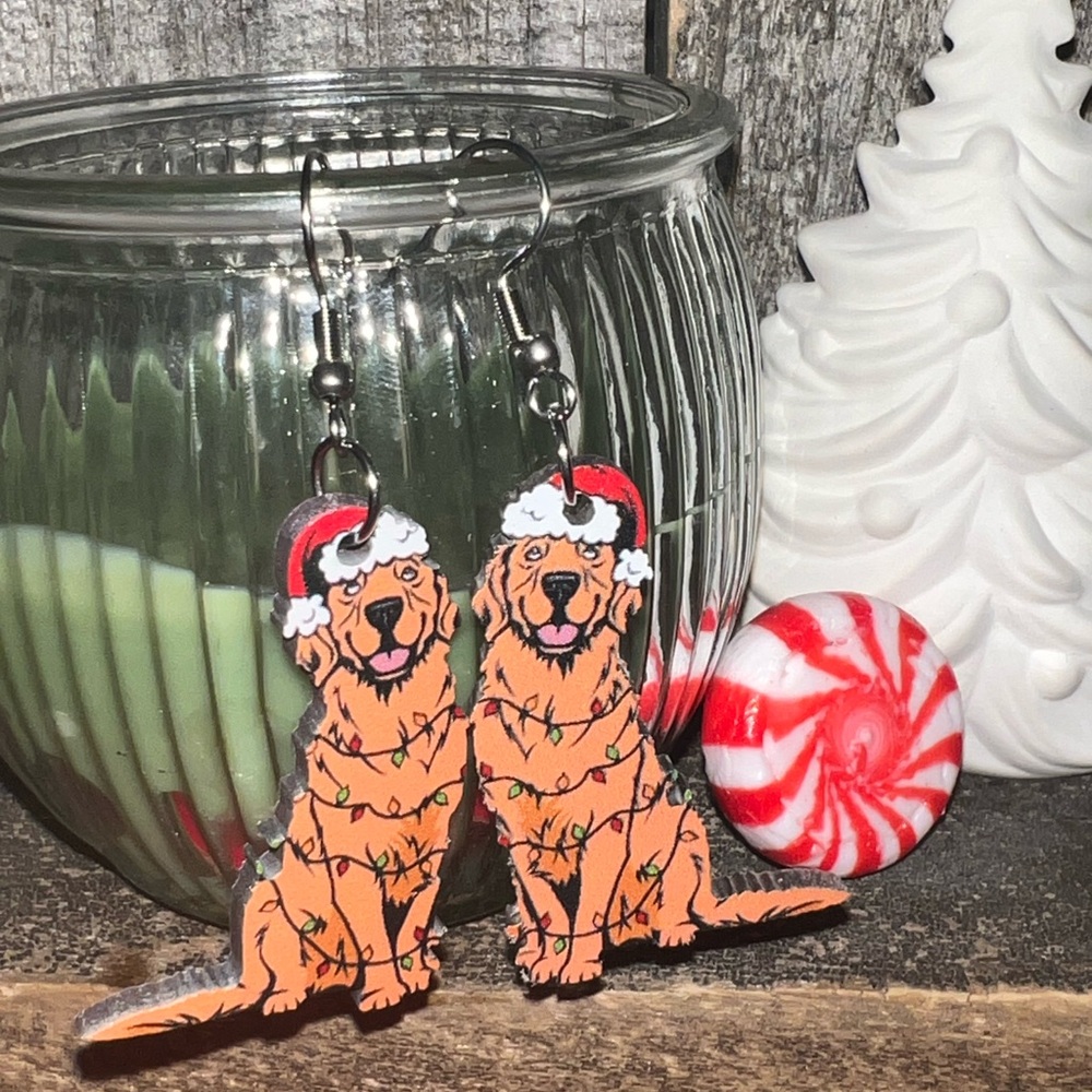 Festive Golden Retriever Dog Earrings with Santa Hats. Christmas 🎄
